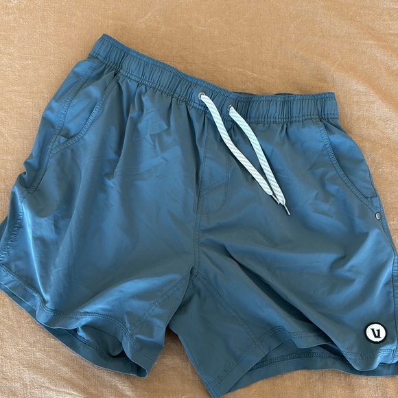 Men’s XL VUORI shorts slate gray - Picture 1 of 4